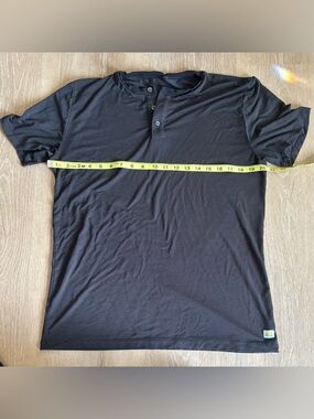 Vuori Black Short-Sleeve Henley Tee